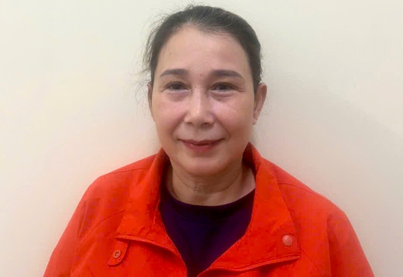 Nu dai gia,  Lua tien nhieu nguoi anh 1