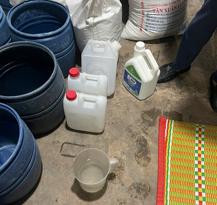 3 tan gia do,  Su dung chat cam anh 2