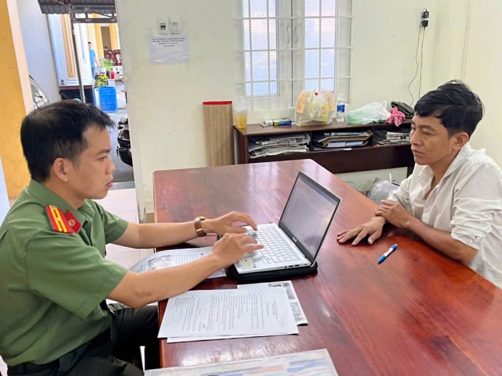 Lua hang tram,  Nan nhan,  May moc gia re anh 1