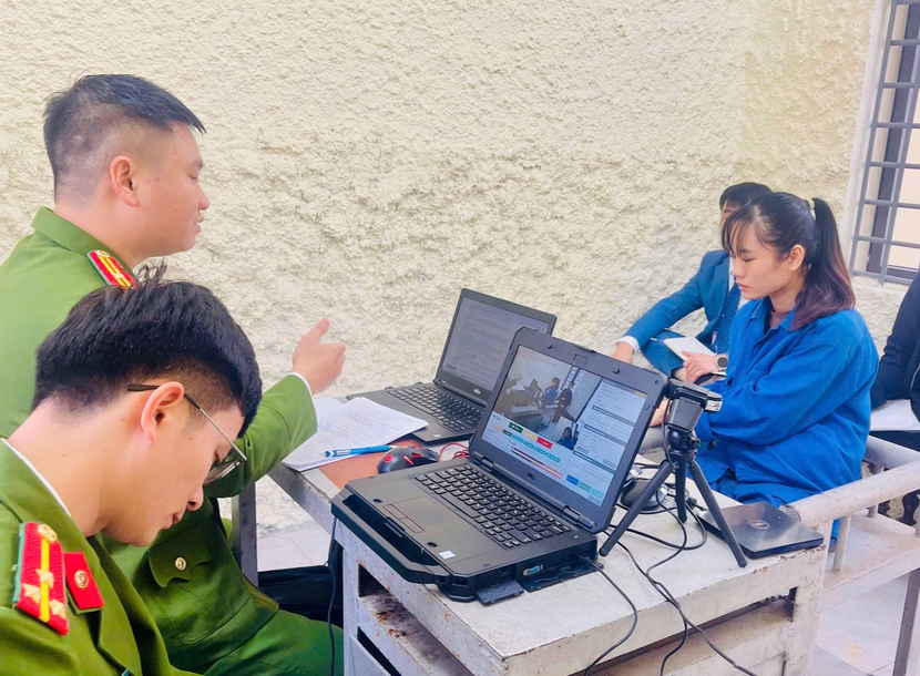 Lat tay thu doan anh 1