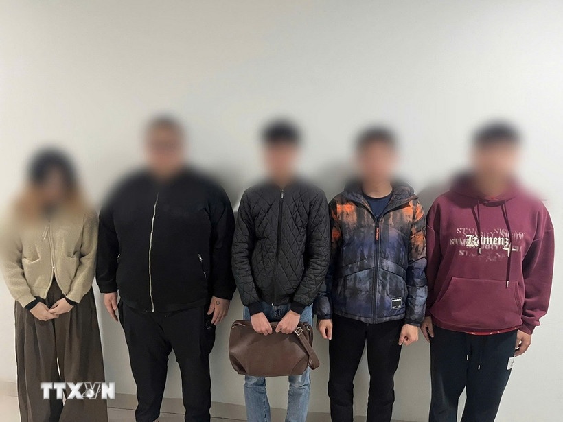 Gia mao trang Facebook anh 1