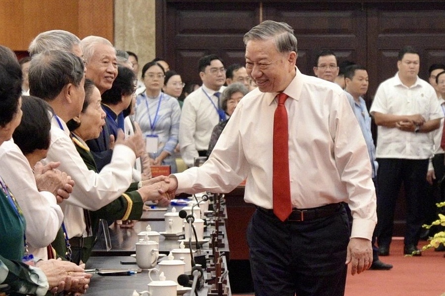 Tong Bi thu tham, chuc Tet Dang bo va nhan dan TP.HCM hinh anh