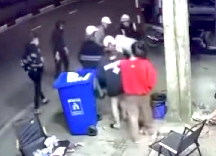 Dang ngoi uong nuoc, nam sinh lop 9 bi danh tu vong hinh anh