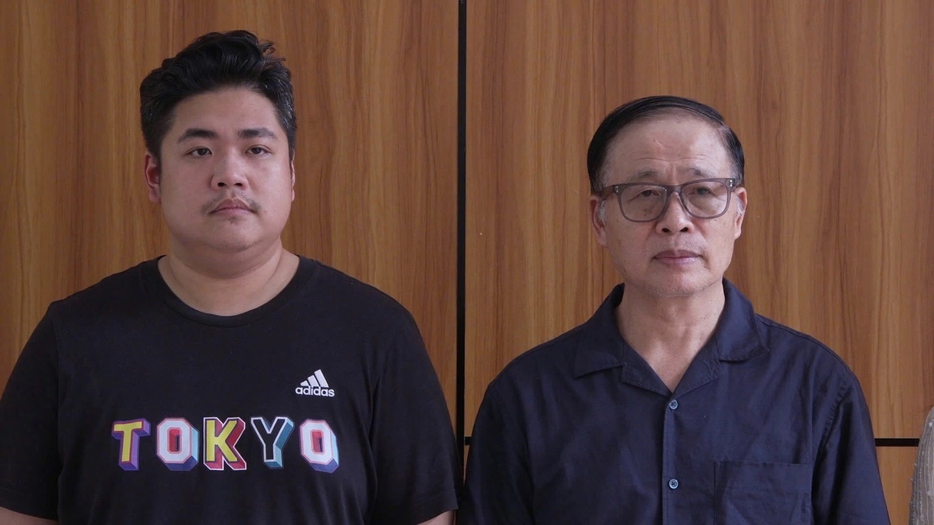 Khoi to ong chu Bao Tin Minh Chau va con trai hinh anh