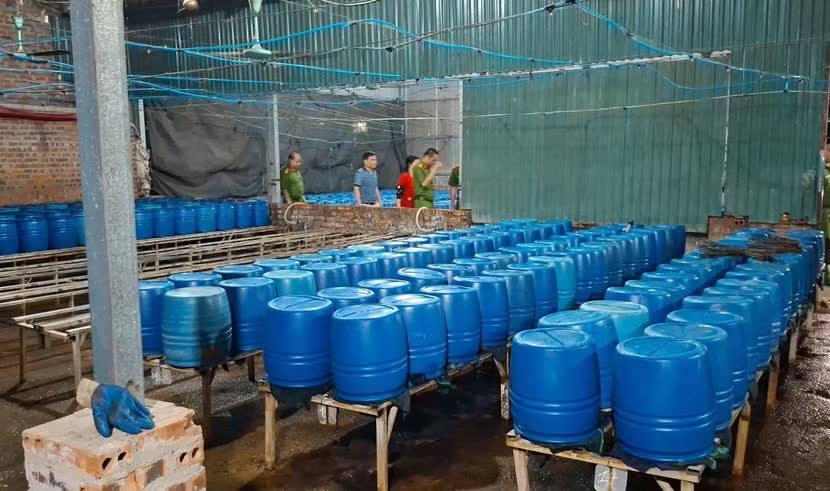 hang tan gia do,  hoa chat doc hai anh 2