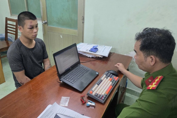 Bat khan cap doi tuong danh nguoi sau va cham giao thong tai TP.HCM hinh anh