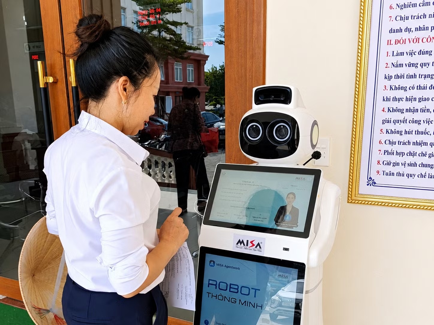 robot cong chuc anh 2