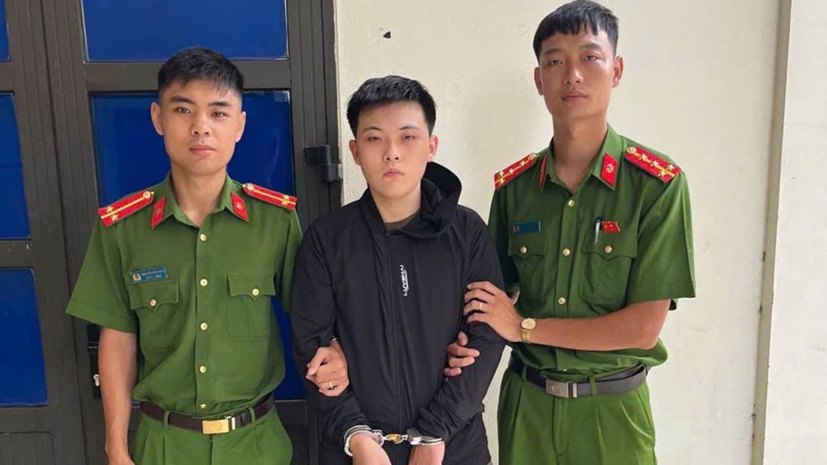 Bat giu doi tuong truy na toi gay roi trat tu cong cong hinh anh