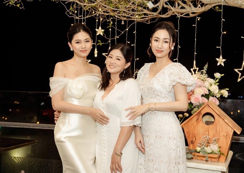 A hau Thanh Tu va chong anh 2