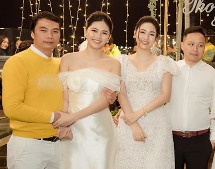 A hau Thanh Tu va Tra My mung ky niem ngay cuoi cua bo me hinh anh