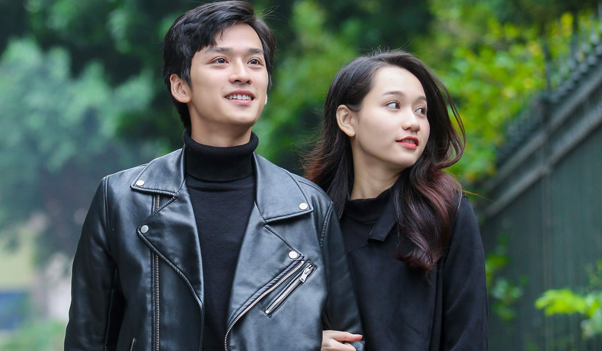 Khoanh khac tinh cam hon phim cua Ngan va Ha Lan 'Mat biec' hinh anh