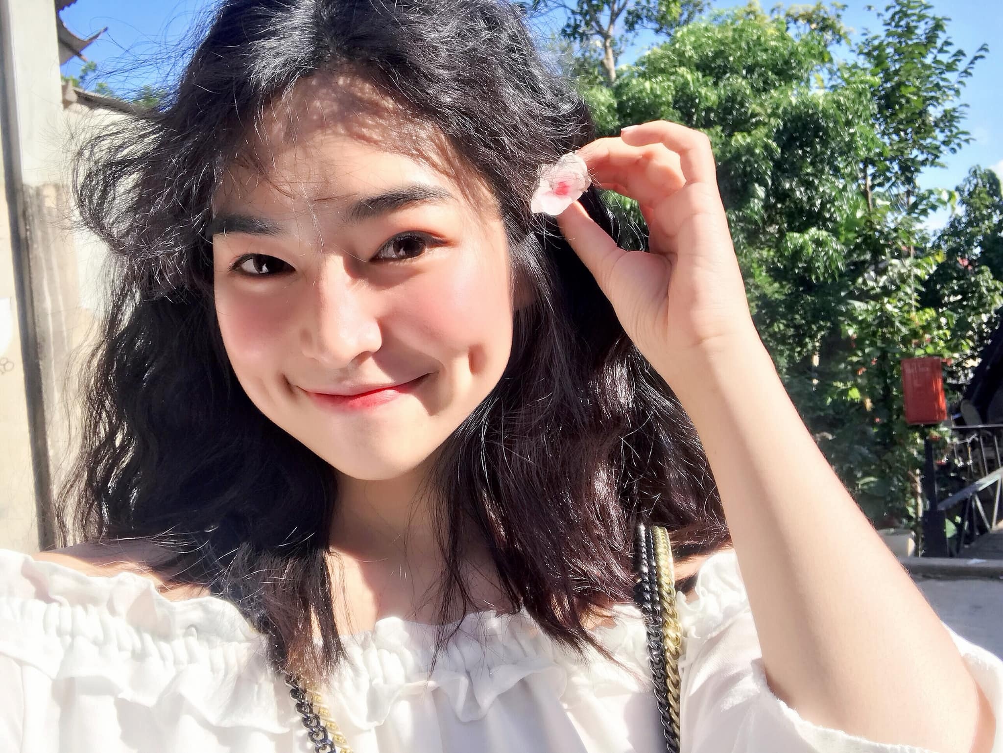 Khanh Van say nang Ngan khi quay 'Mat biec' hinh anh