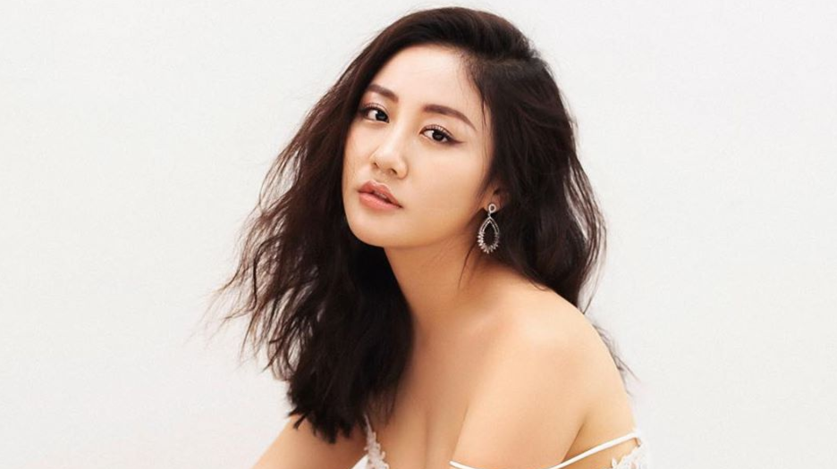 Nghe si phan no khi Van Mai Huong bi hack camera, lo video nhay cam hinh anh