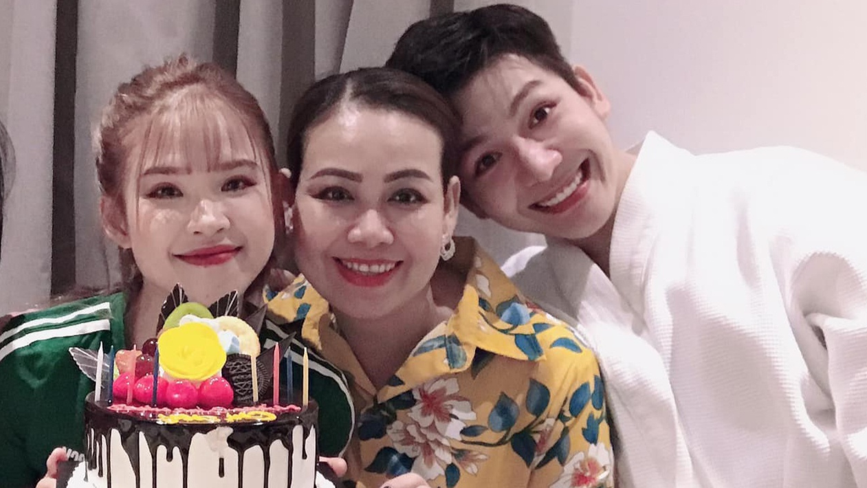 Sao Viet chia se gi trong ngay dau nam 2020? hinh anh