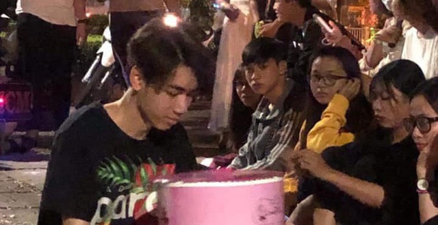 K-ICM tro chuyen cung fan giua tam bao hinh anh