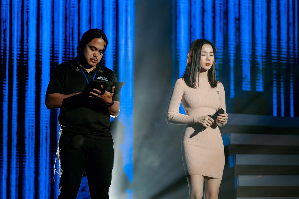 Le Quyen live show ky niem 20 nam anh 3