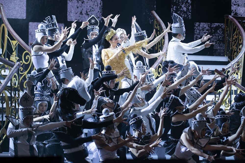 Le Quyen live show Ha Noi anh 10