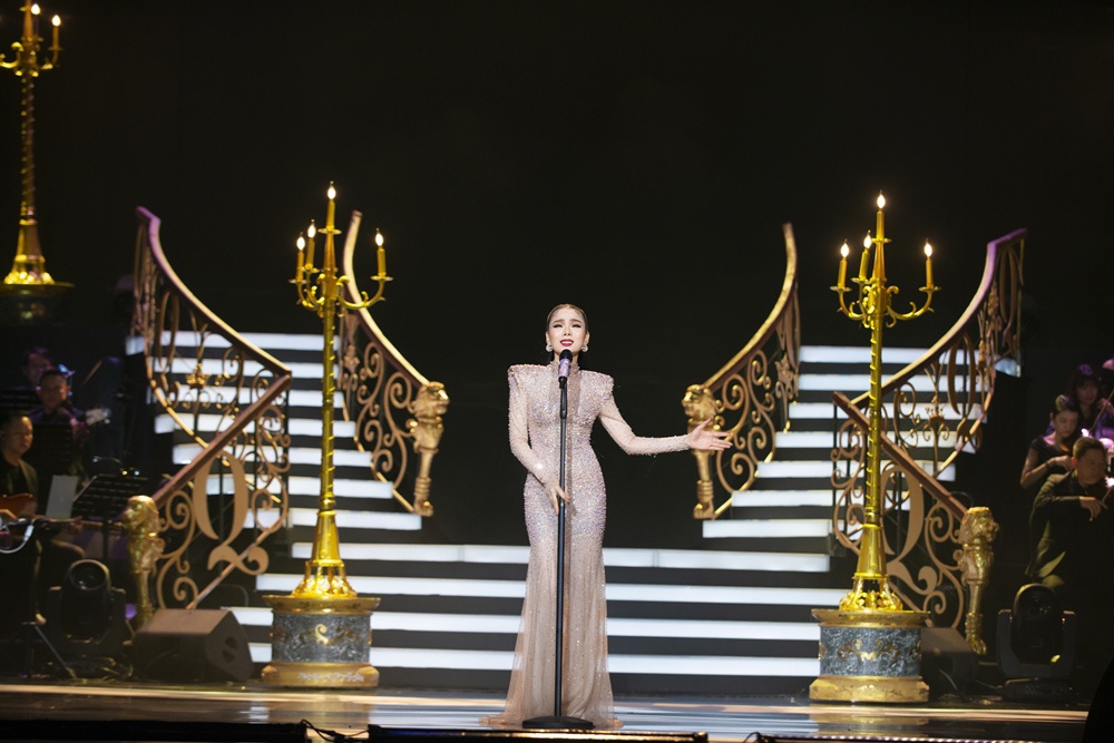 Le Quyen live show Ha Noi anh 5