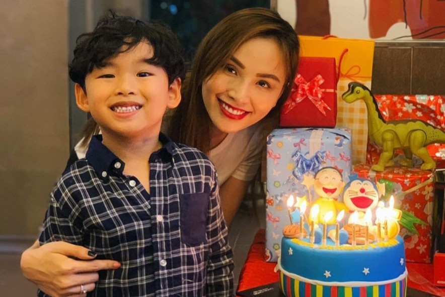 Diem Huong viet cho con trai: 'Con giup me duy tri su song' hinh anh