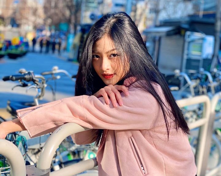 A hau Kieu Loan hat rap anh 2