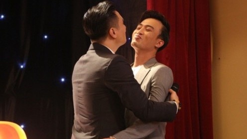 Hau truong Doan Quoc Dam hoa than thanh bo nhi cua Viet Anh hinh anh