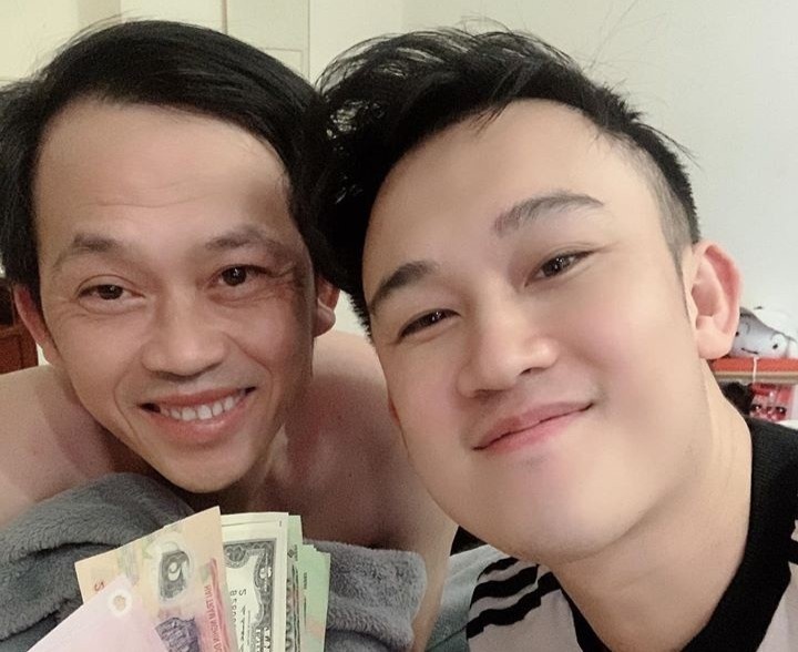 Duong Trieu Vu khoe xap tien li xi cua anh trai Hoai Linh hinh anh