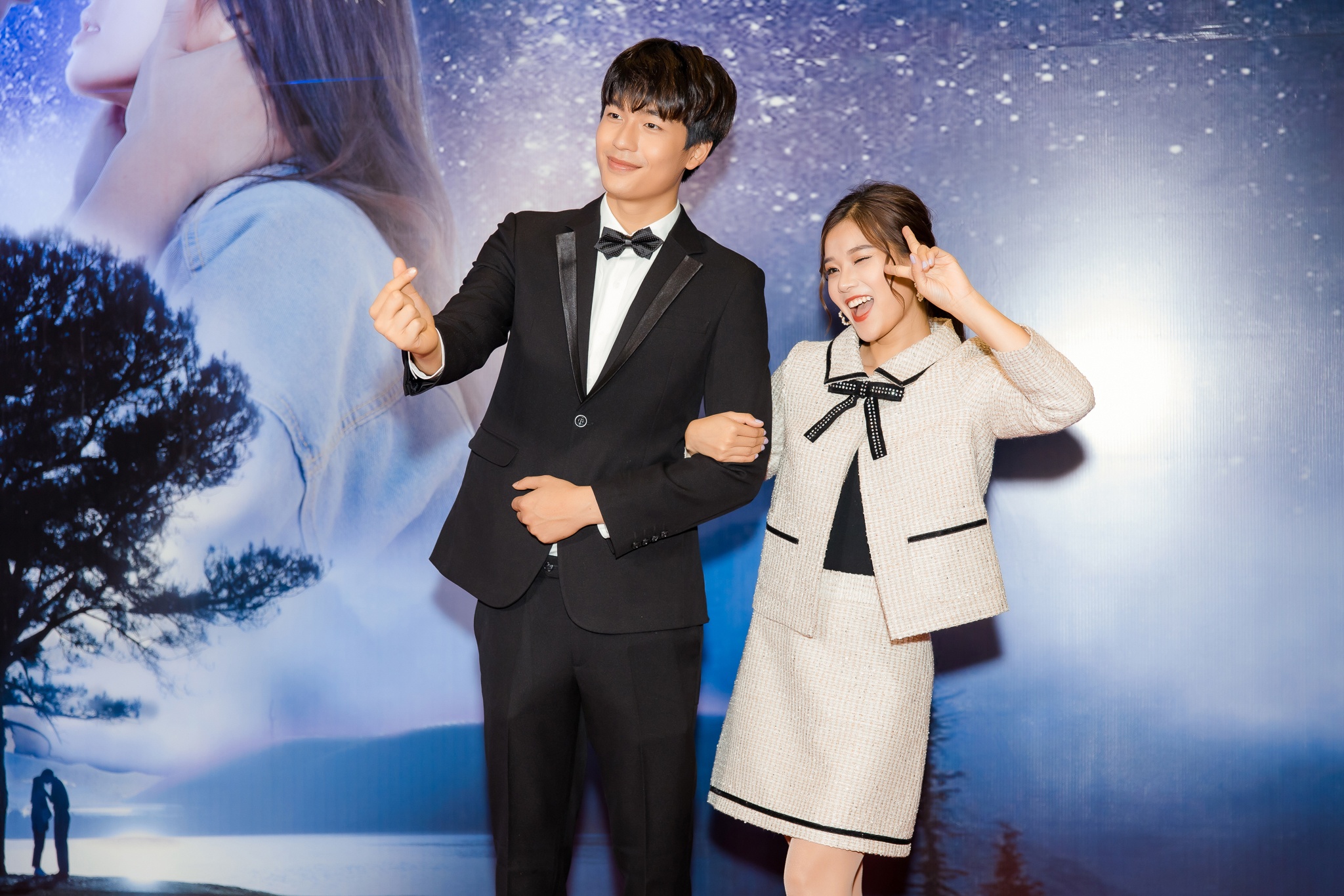 Sao Viet deo khau trang corona anh 8