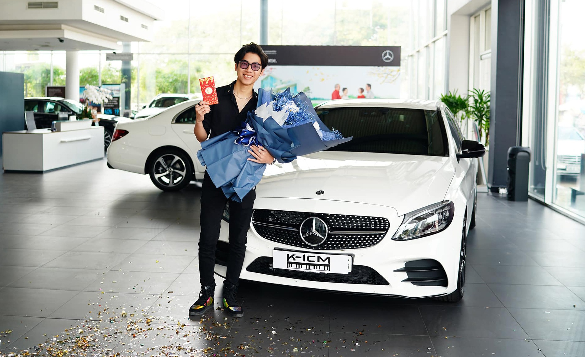 K-ICM tau xe Mercedes anh 1