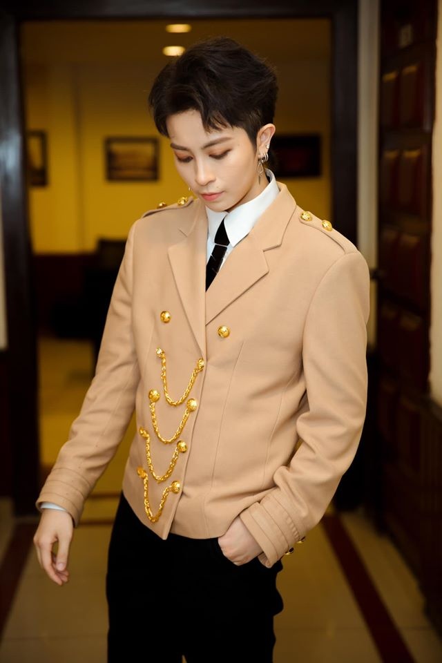 Hoang Thuy Linh Gil Le anh 13