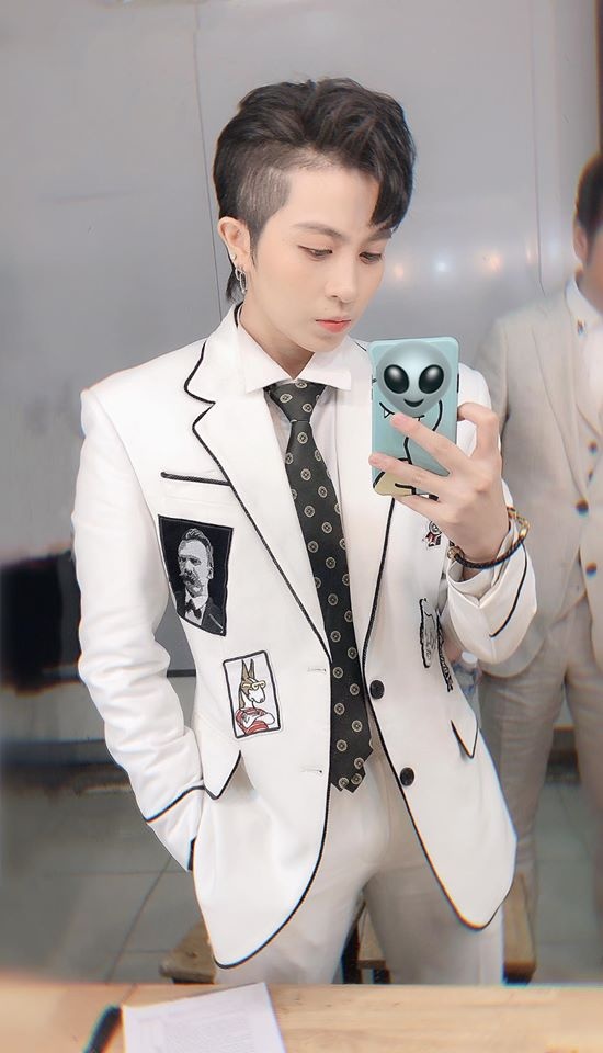 Hoang Thuy Linh Gil Le anh 12