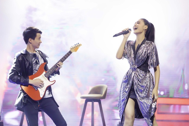 A hau Kieu Loan vua hat vua rap anh 1