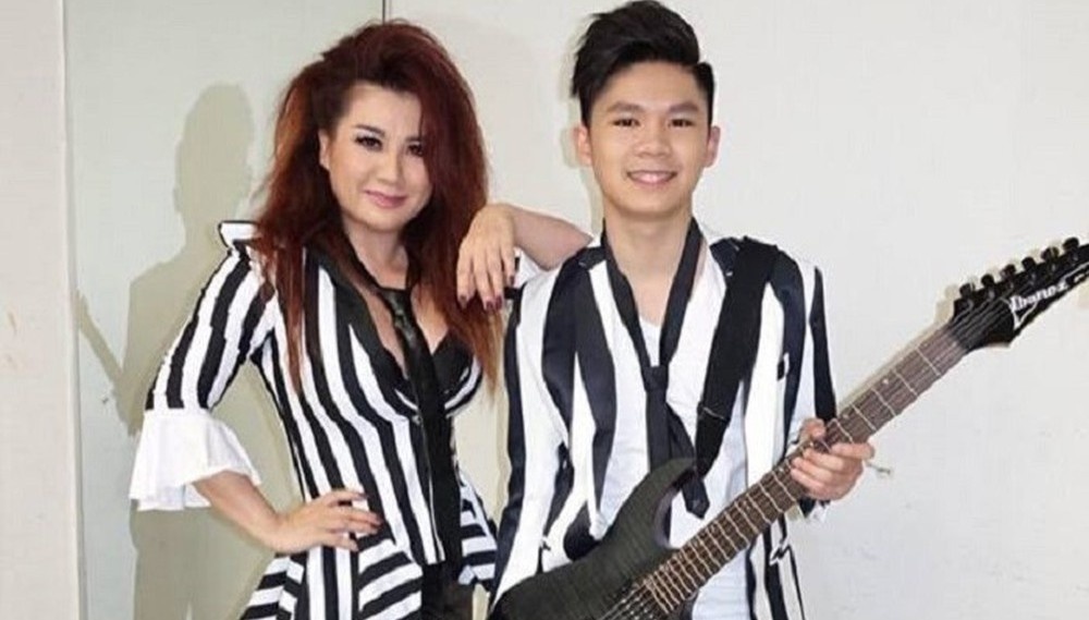 Con trai Bang Kieu chay het minh tren san khau o My hinh anh