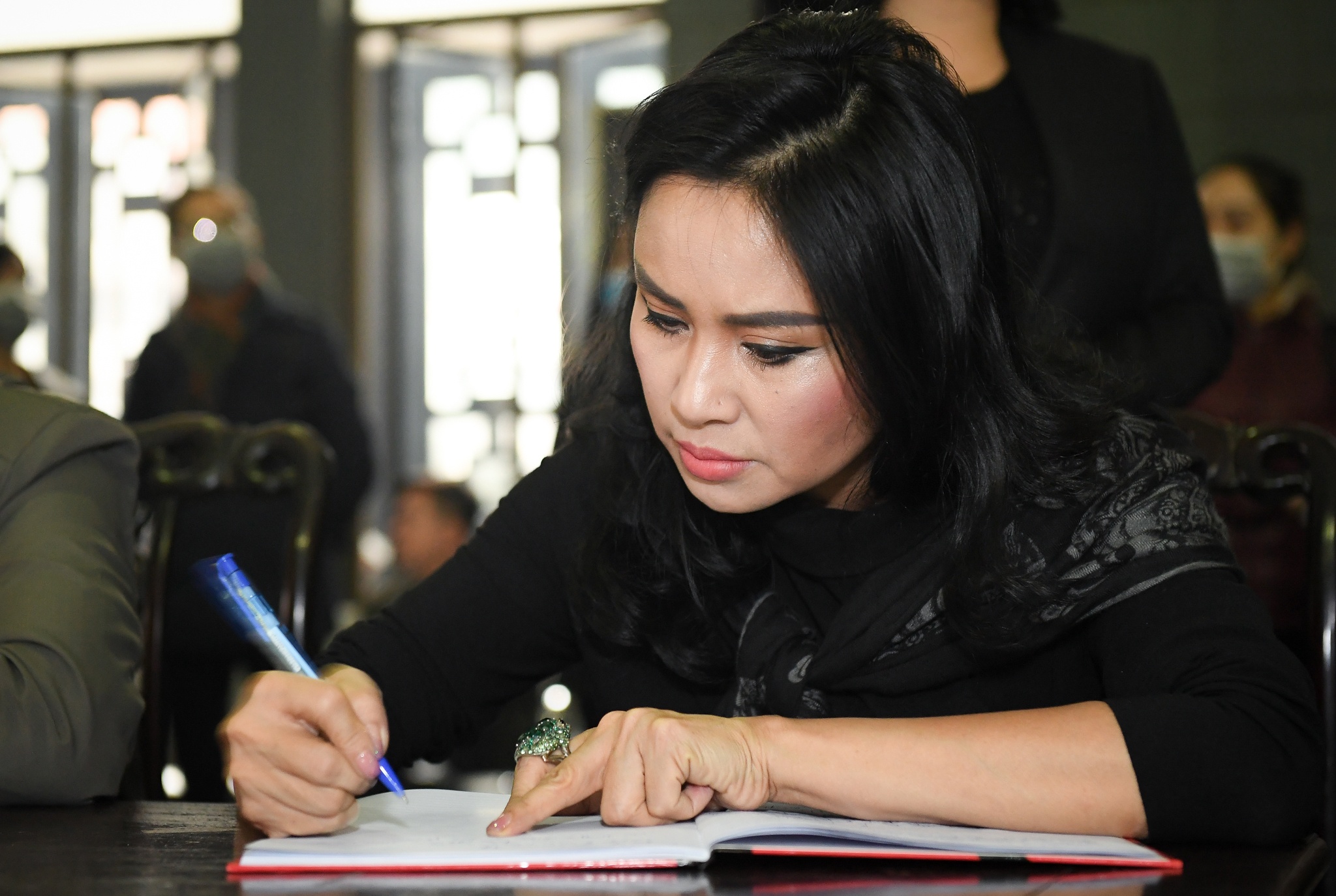 Nghe si opera Manh Dung qua doi anh 2