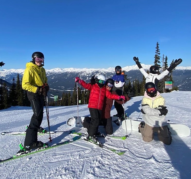 Gia dinh David Beckham truot tuyet anh 1