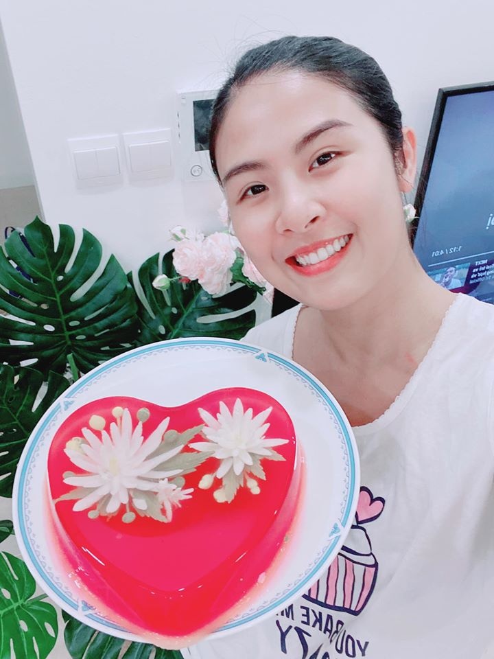 Hoa hau Viet gian di anh 1