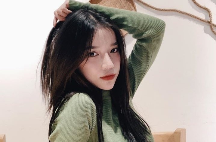 LyLy hoang mang khi bai dang to cong ty cua Chau Dang Khoa bien mat hinh anh