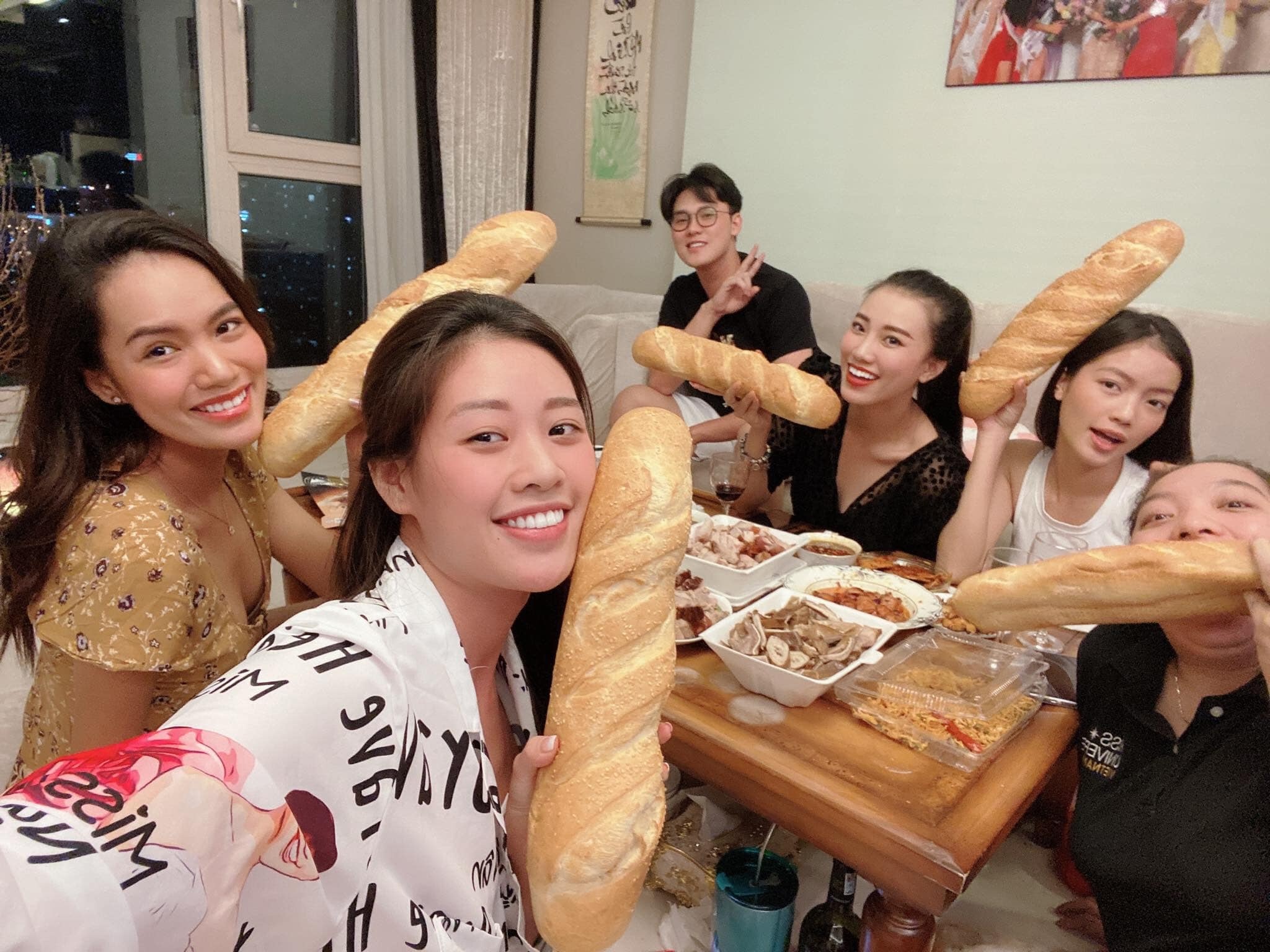 Hoa hau Viet gian di anh 17