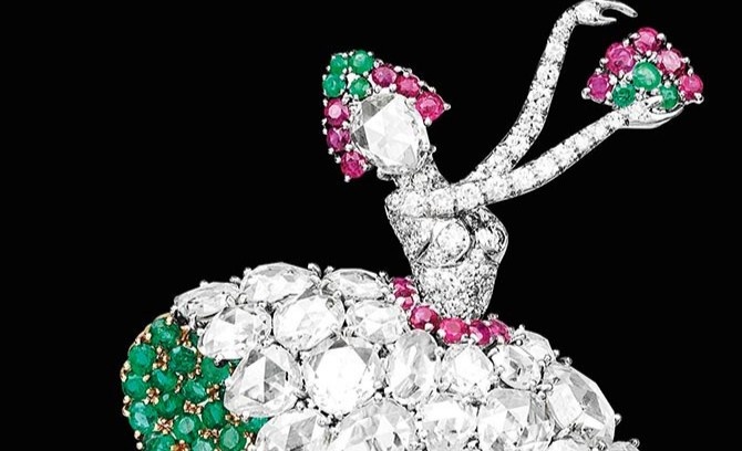 Nhung bo suu tap trang suc lay cam hung tu phu nu hinh anh