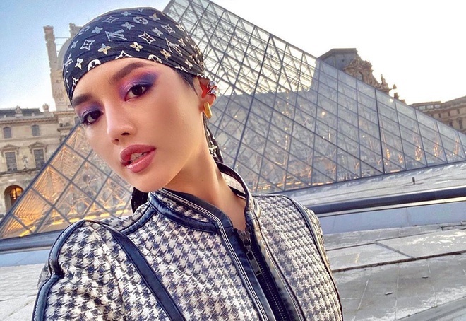 Khanh Linh khong bi cach ly khi tro ve tu Phap hinh anh