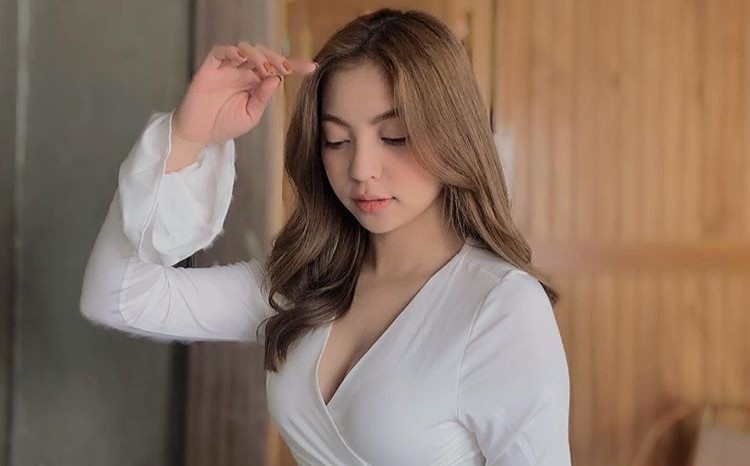 Tranh luan ly do Mau Thuy chia tay vi ban trai chon nham size giay hinh anh