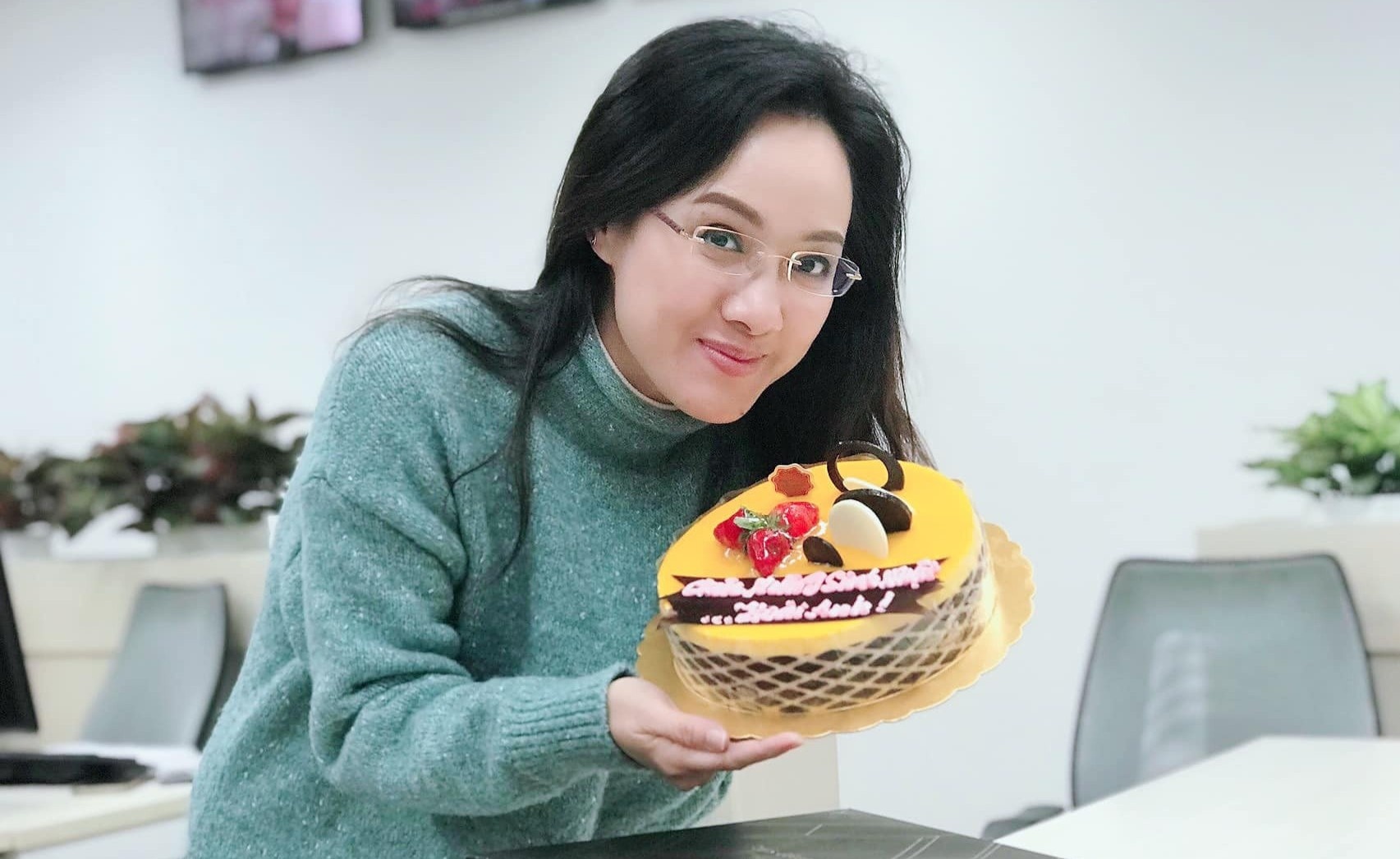 BTV Hoai Anh nho ky niem sinh nhat ben dong nghiep ban Thoi su hinh anh