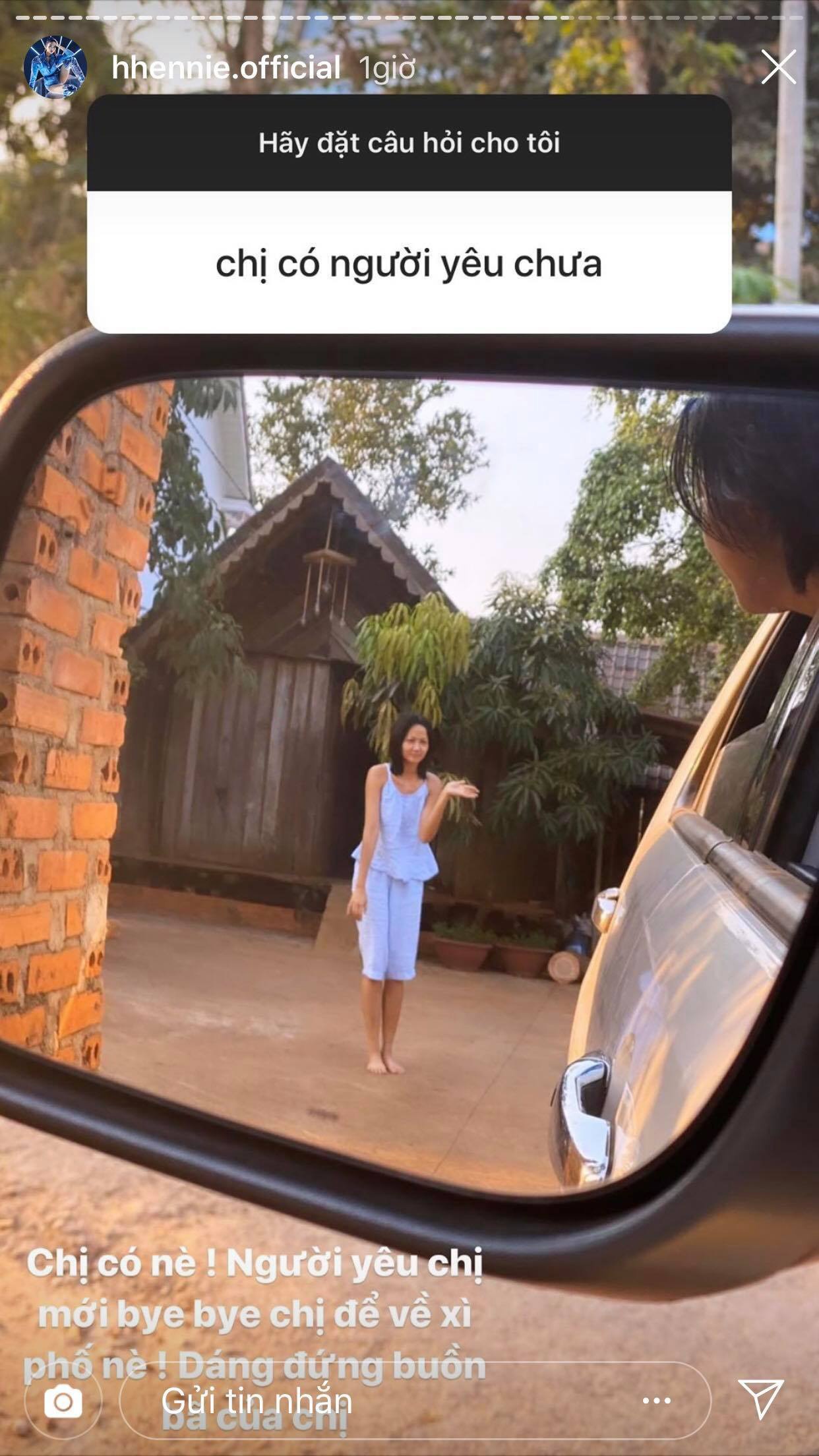 H'Hen Nie ban trai anh 1