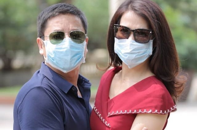 NSUT Chi Trung dang anh tinh cam voi ban gai hinh anh