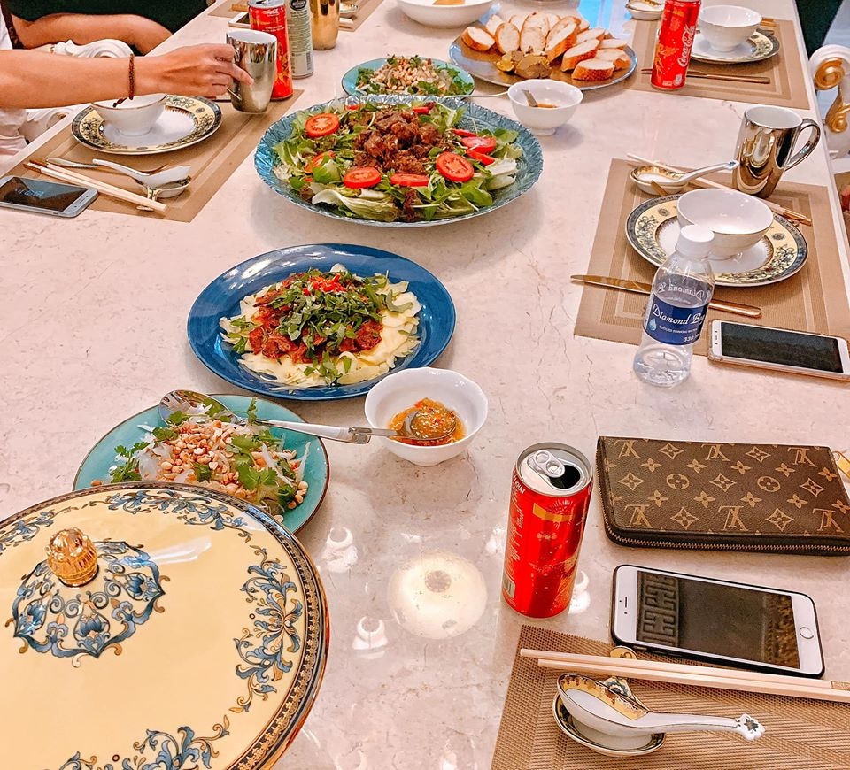 Sao Viet nu cong gia chanh anh 7