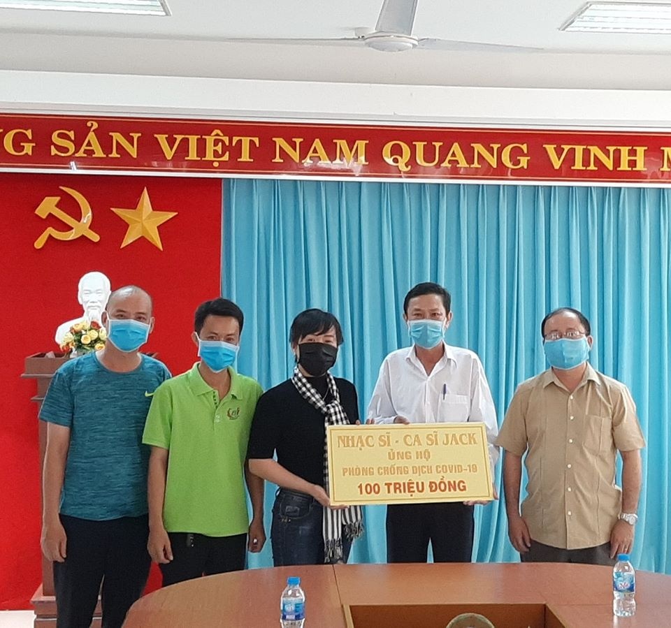 Jack ung ho chong dich Covid-19 anh 1