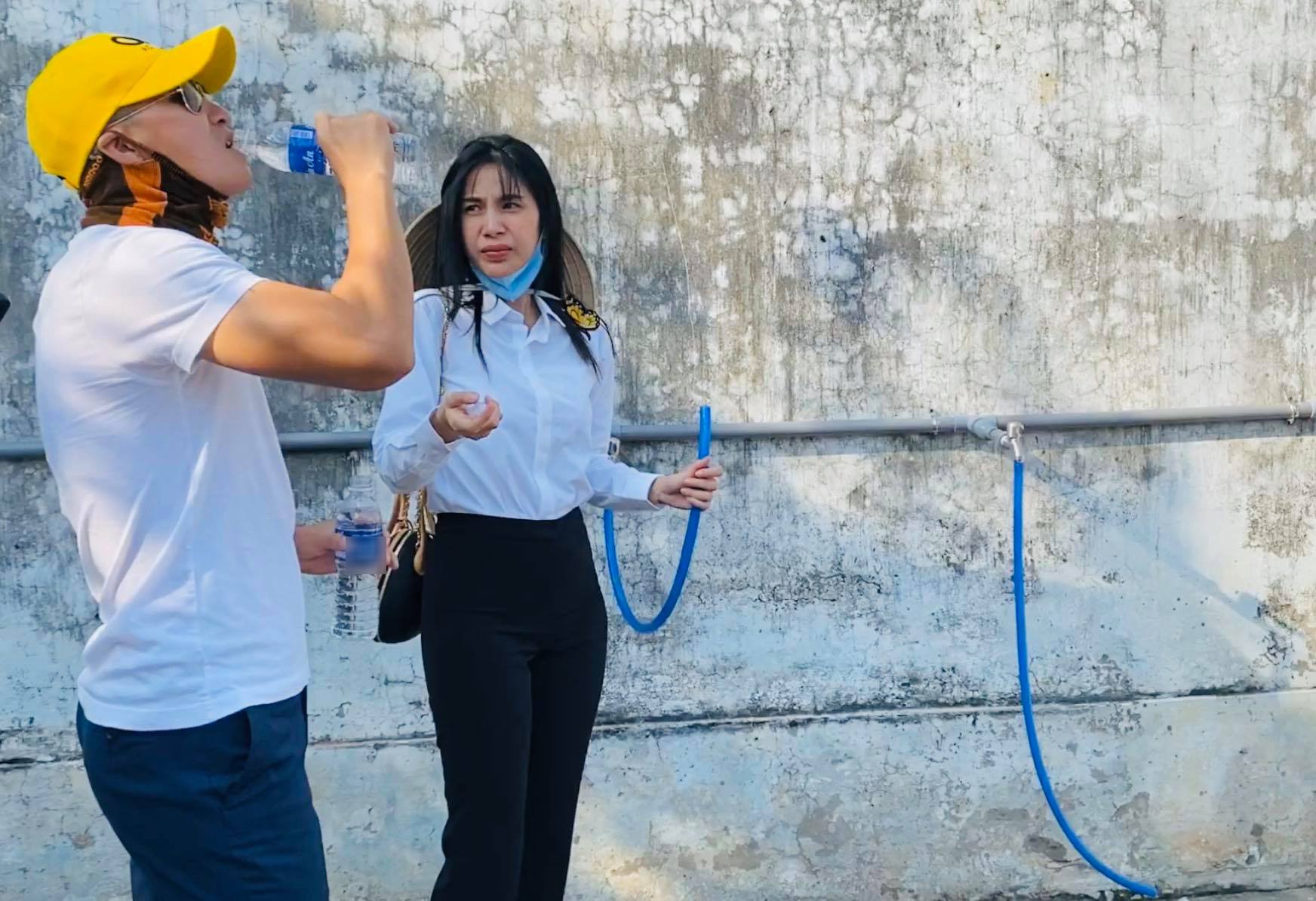 Thuy Tien Cong Vinh phat gao mien phi anh 1