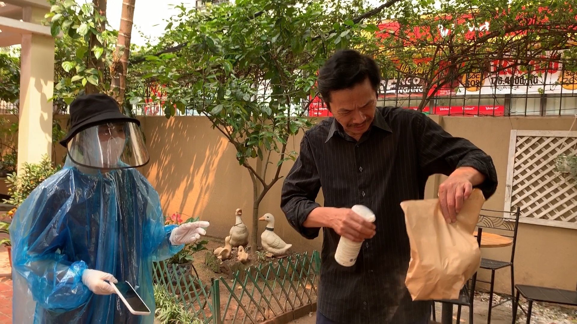 Về nhà đi con thời Covid ảnh 2 Ve nha di con thoi Covid anh 2