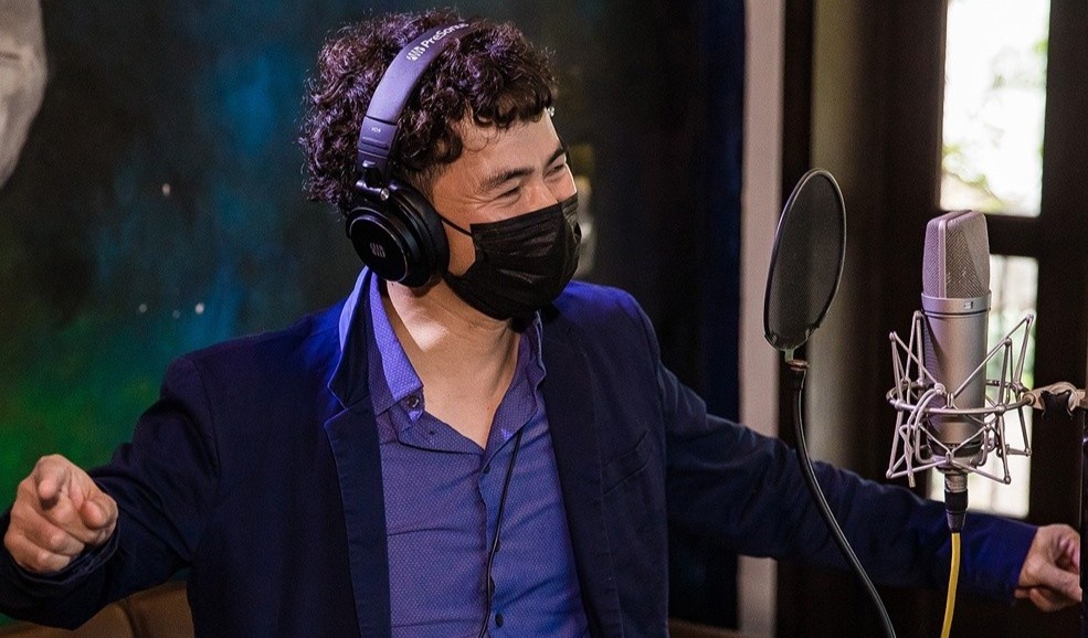 Tuan Hung va dan nghe si Tao Quan hat chong dich Covid-19 hinh anh