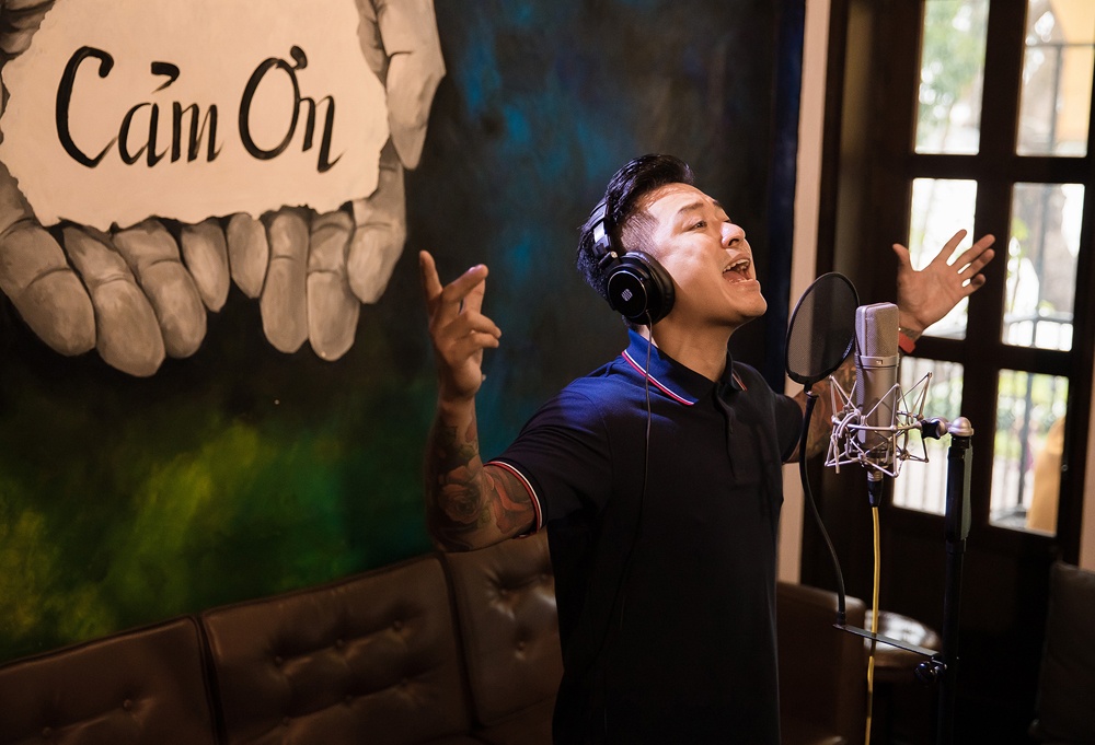 Tuan Hung hat chong dich anh 3