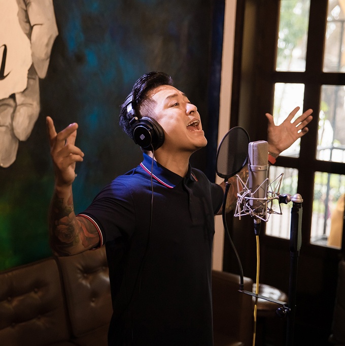 Tuan Hung quyen gop chong dich anh 1